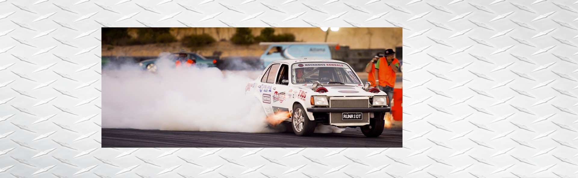 A1 Mechanics Kewdale - Run Riot Racing Gemini doing a burnout